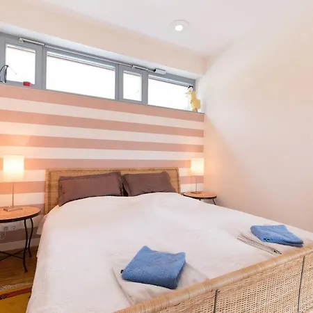 Rhoenhaus Mit Kreuzbergblick Bed & Breakfast