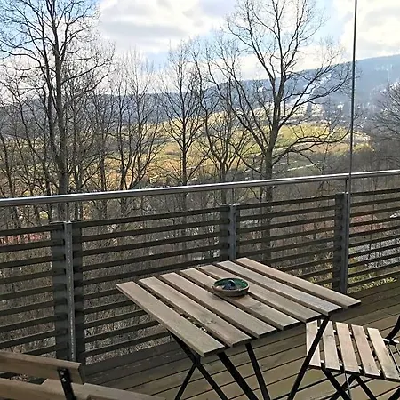 Rhoenhaus Mit Kreuzbergblick